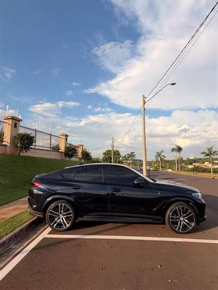 BMW-X6-2022