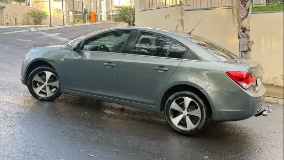 CHEVROLET-CRUZE-2011