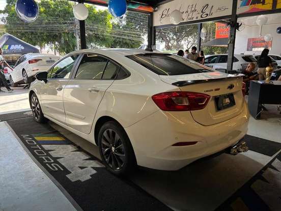 CHEVROLET-CRUZE-2017