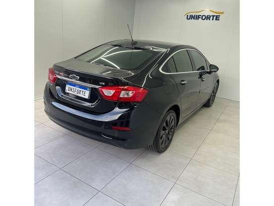 CHEVROLET-CRUZE-2017