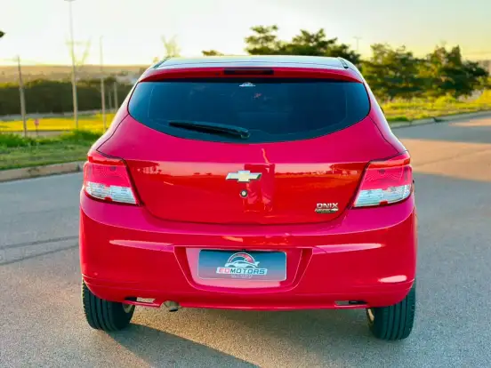 CHEVROLET-ONIX-2014