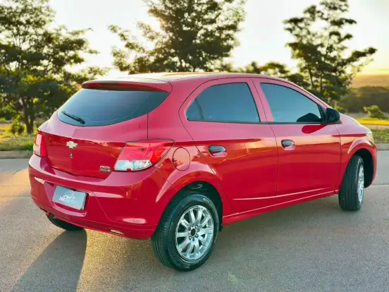 CHEVROLET-ONIX-2014