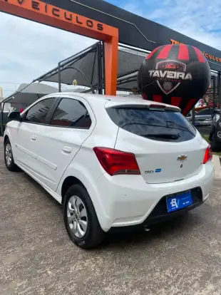 CHEVROLET-ONIX-2017
