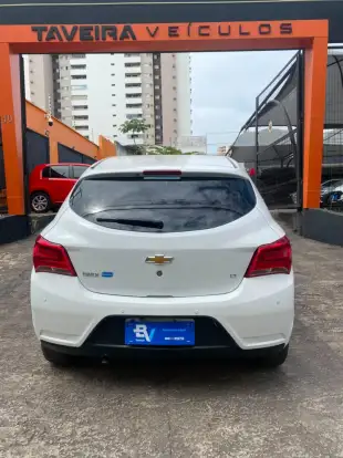 CHEVROLET-ONIX-2017