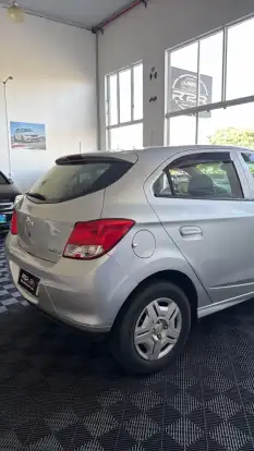 CHEVROLET-ONIX-2012