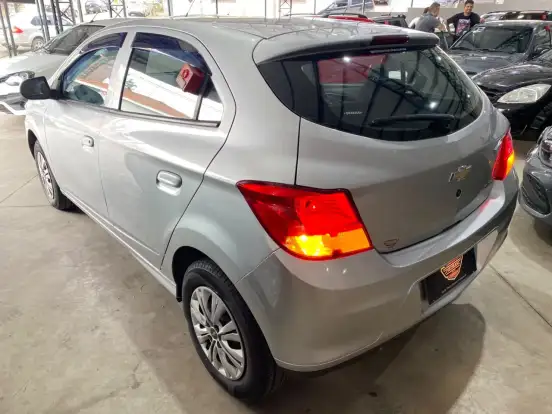 CHEVROLET-ONIX-2013