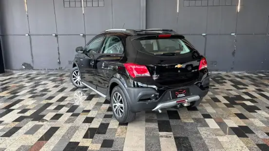CHEVROLET-ONIX-1.4 MPFI ACTIV 8V FLEX 4P AUTOMÁTICO CHEVROLET-ONIX-2017