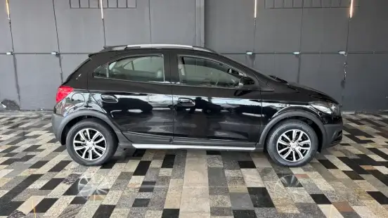 CHEVROLET-ONIX-1.4 MPFI ACTIV 8V FLEX 4P AUTOMÁTICO CHEVROLET-ONIX-2017
