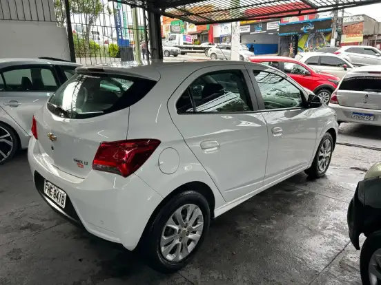 CHEVROLET-ONIX-1.4 MPFI LT 8V FLEX 4P AUTOMÁTICO CHEVROLET-ONIX-2016