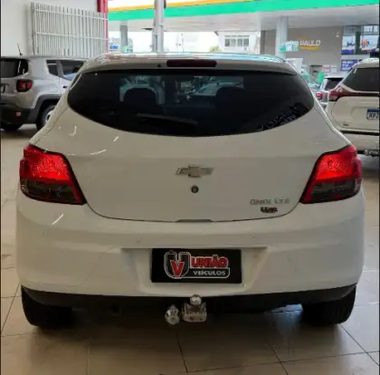 CHEVROLET-ONIX-2016