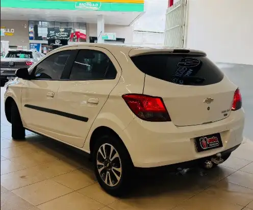 CHEVROLET-ONIX-2016