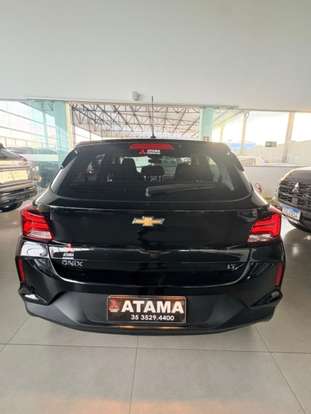 CHEVROLET-ONIX-2022