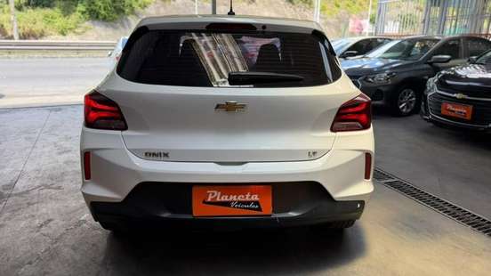 CHEVROLET-ONIX-2022