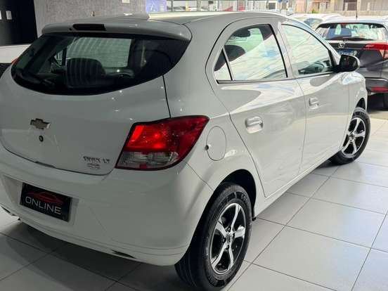 CHEVROLET-ONIX-1.0 MPFI LT 8V FLEX 4P MANUAL CHEVROLET-ONIX-2015