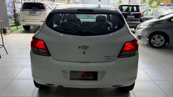 CHEVROLET-ONIX-2015
