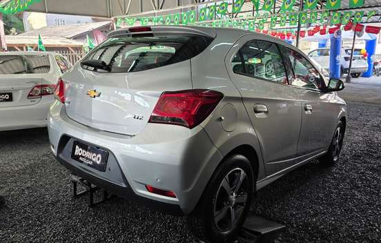 CHEVROLET-ONIX-1.4 MPFI LTZ 8V FLEX 4P AUTOMÁTICO CHEVROLET-ONIX-2018