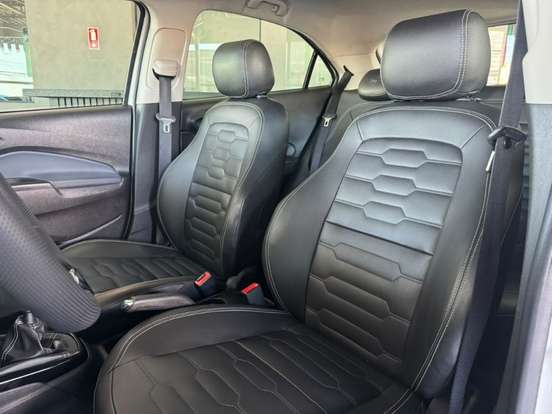 CHEVROLET-ONIX-2018