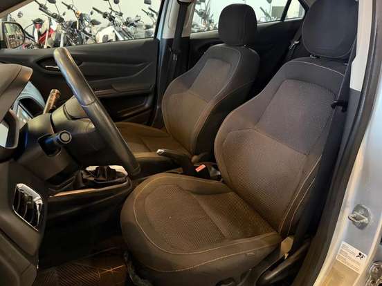 CHEVROLET-ONIX-2012