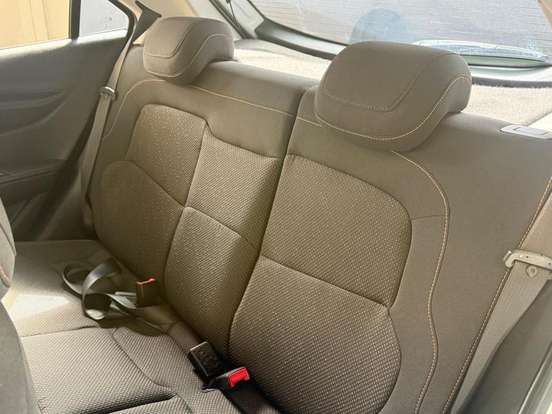 CHEVROLET-ONIX-2013