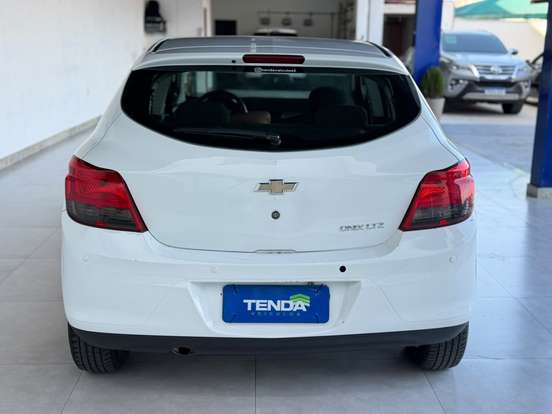 CHEVROLET-ONIX-1.4 MPFI LTZ 8V FLEX 4P MANUAL CHEVROLET-ONIX-2014