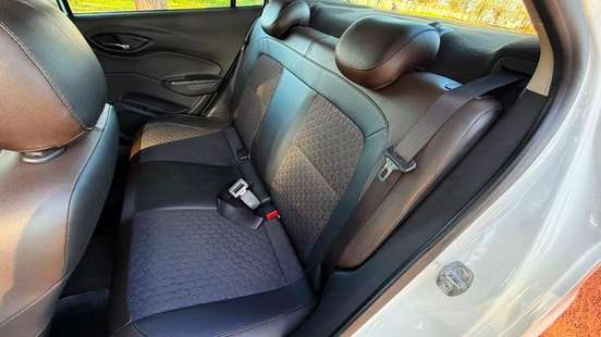 CHEVROLET-PRISMA-2011