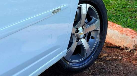 CHEVROLET-PRISMA-2011