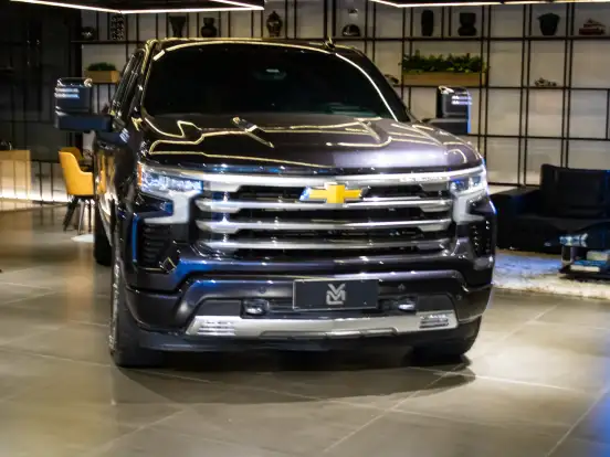 CHEVROLET-SILVERADO-5.3 V8 GASOLINA 1500 HIGH COUNTRY 4X4 AUTOMÁTICO CHEVROLET-SILVERADO-2023