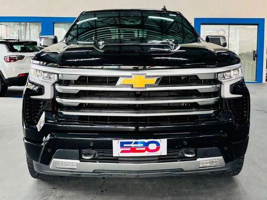 CHEVROLET-SILVERADO-5.3 V8 GASOLINA 1500 HIGH COUNTRY 4X4 AUTOMÁTICO CHEVROLET-SILVERADO-2023
