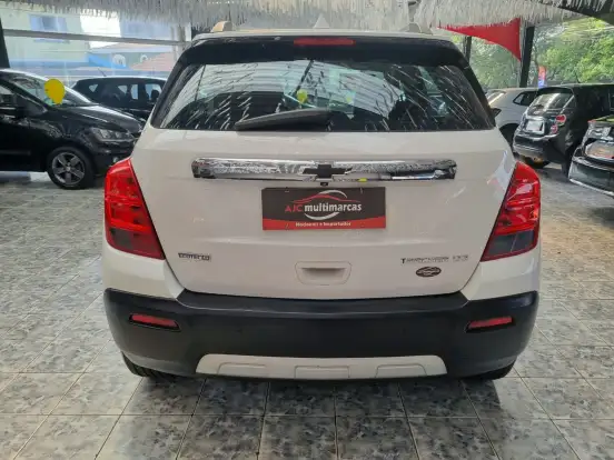 CHEVROLET-TRACKER-2015