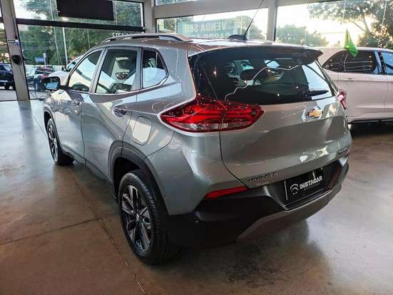 CHEVROLET-TRACKER-2023