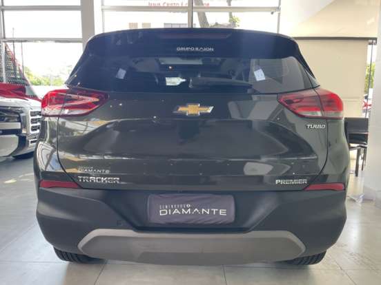 CHEVROLET-TRACKER-2024