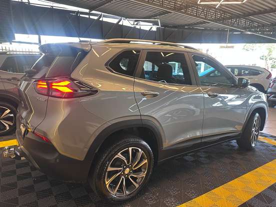 CHEVROLET-TRACKER-2025
