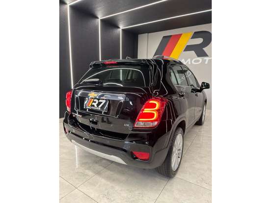 CHEVROLET-TRACKER-2017