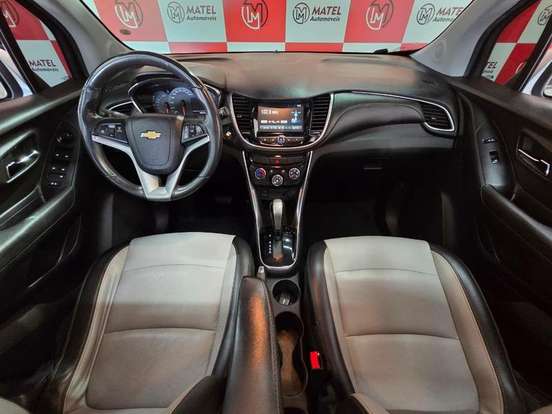 CHEVROLET-TRACKER-2016