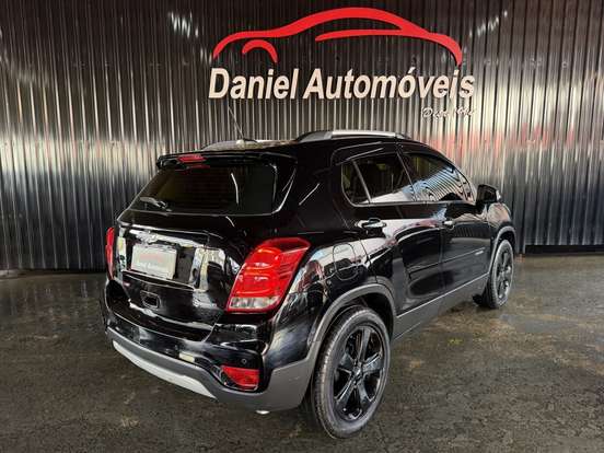 CHEVROLET-TRACKER-2018