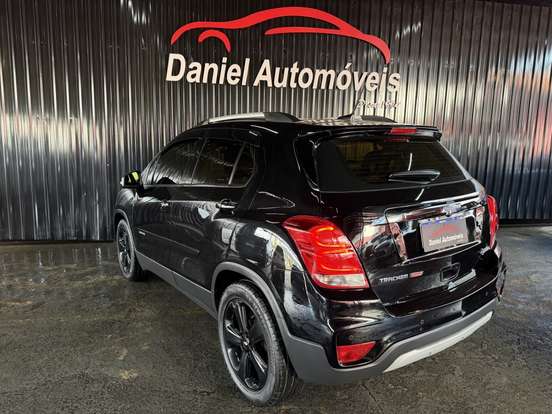CHEVROLET-TRACKER-2018