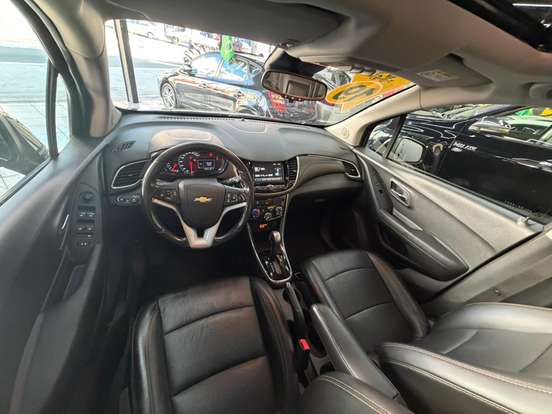 CHEVROLET-TRACKER-2019