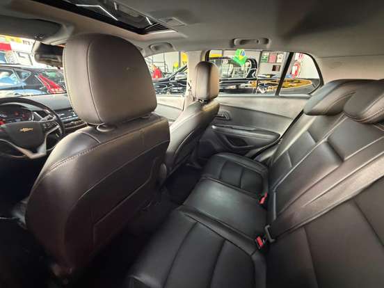 CHEVROLET-TRACKER-2019
