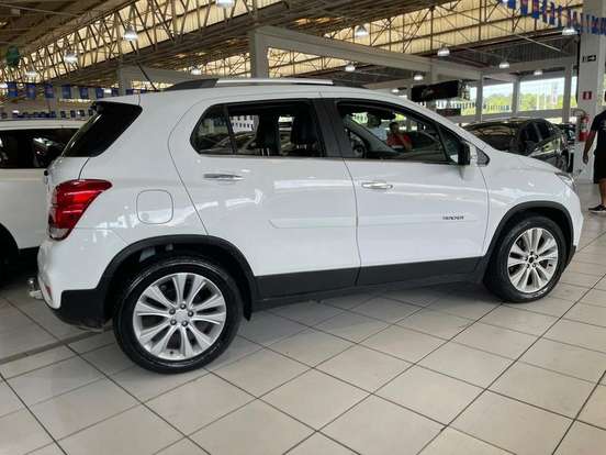 CHEVROLET-TRACKER-2018