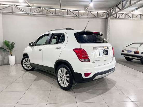 CHEVROLET-TRACKER-2017