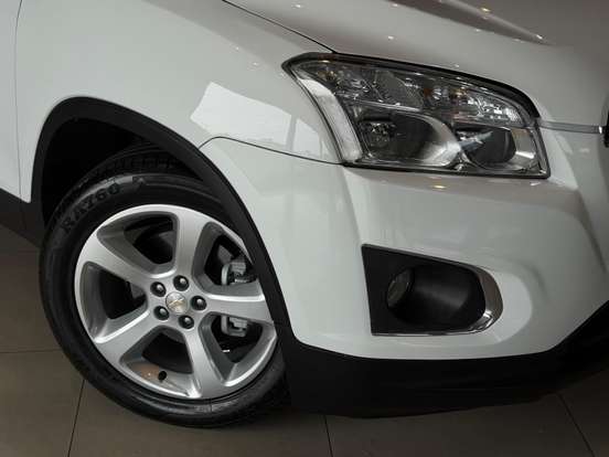 CHEVROLET-TRACKER-2015