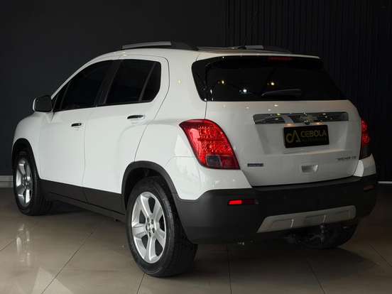 CHEVROLET-TRACKER-2015