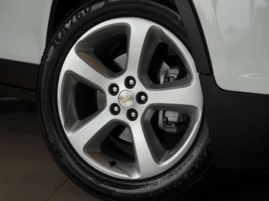 CHEVROLET-TRACKER-2015
