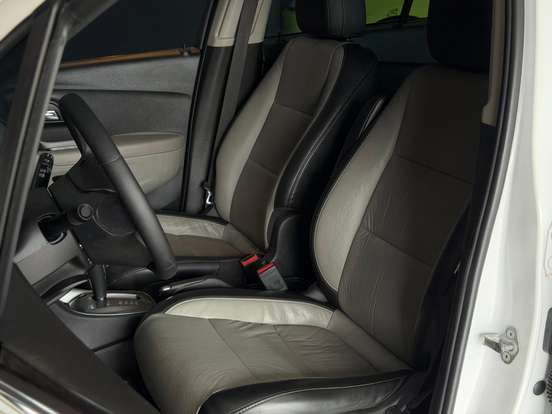 CHEVROLET-TRACKER-2015
