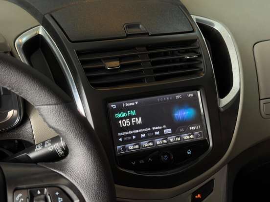 CHEVROLET-TRACKER-2015