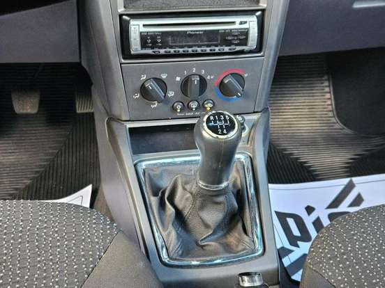 CHEVROLET-VECTRA-2010