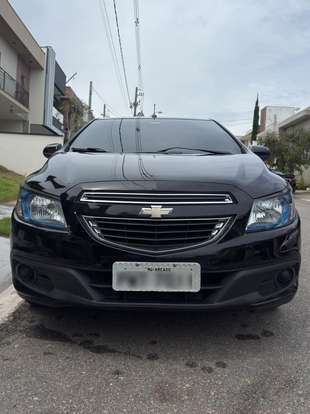 CHEVROLET-ONIX-2015
