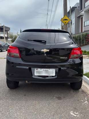 CHEVROLET-ONIX-2015