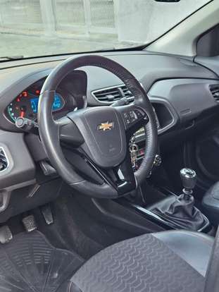 CHEVROLET-ONIX-2016