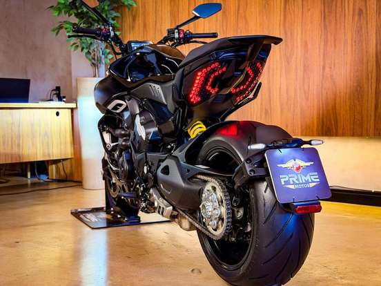 DUCATI-DIAVEL V4-2024